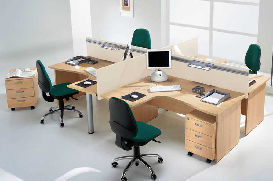 Bàn làm việc gọn gàng trước vào sau khi làm việc