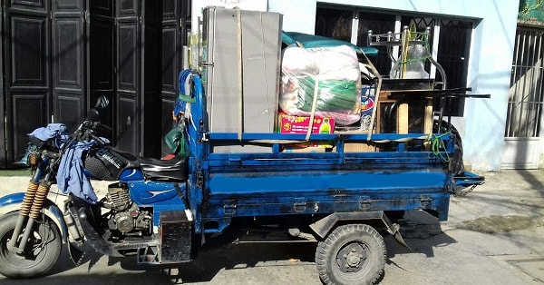 Xe ba gác chuyen phòng trọ cho sinh viên