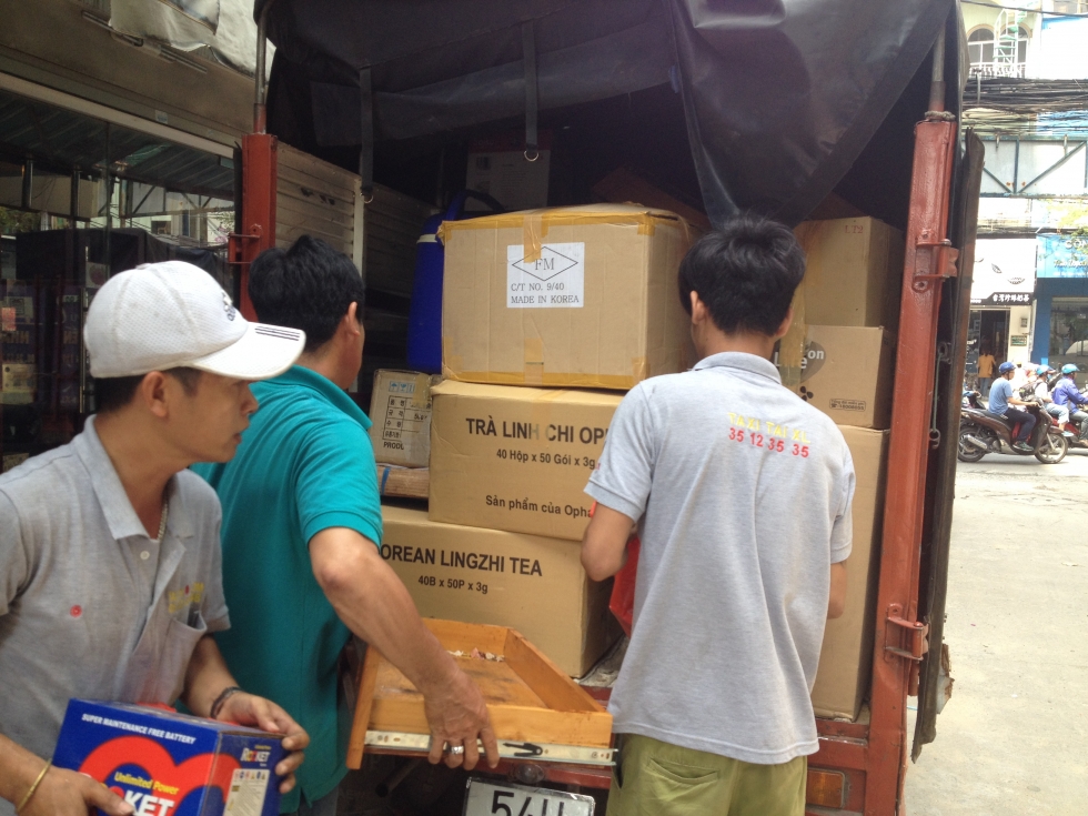 Xe tải cung cấp dịch vụ chuyển nhà trọn gói tại TPHCM - công ty Xá Lợi