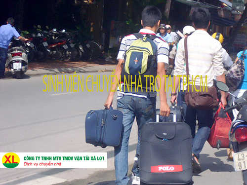 Học sinh tự chuyển nhà tại TPHCM