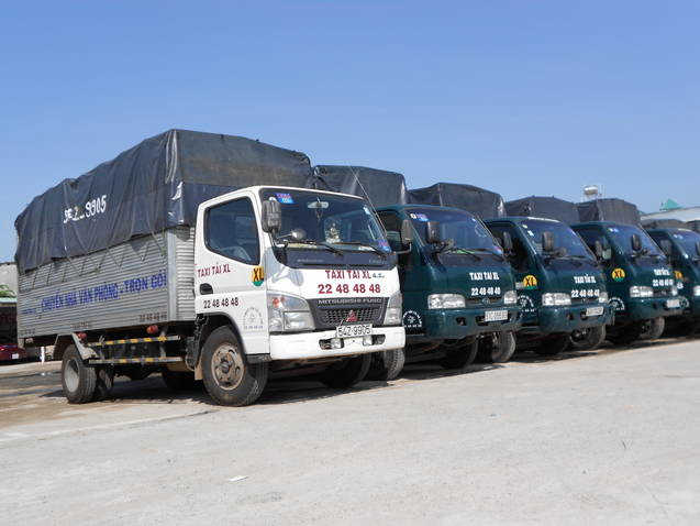 Đội taxi tải có thiết bị vận chuyển hiện đại, tiên tiến
