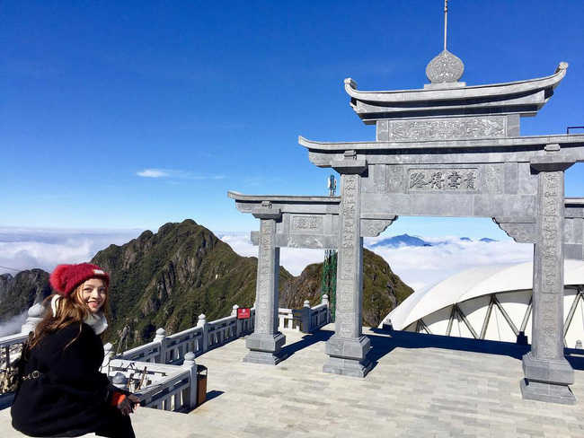nhin-tu-cong-buoc-vao-khu-du-lich-sa-pa