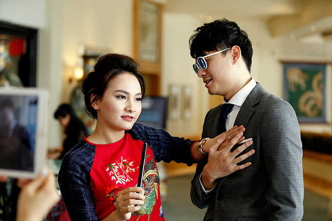 Cặp đôi nhân vật chính trong phim "Sống chung với mẹ chồng"