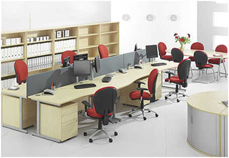 sắp xếp chỗ ngồi làm việc của các nhân viên trong văn phòng