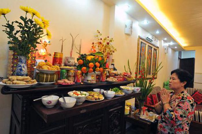 Ban thờ cũng có vai trò đặc biệt đối với ngôi nhà, có khi chiếm tới 70 - 80% giá trị trong phong thủy
