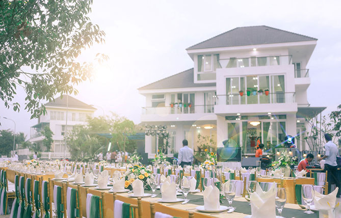 Tiệc tân gia
