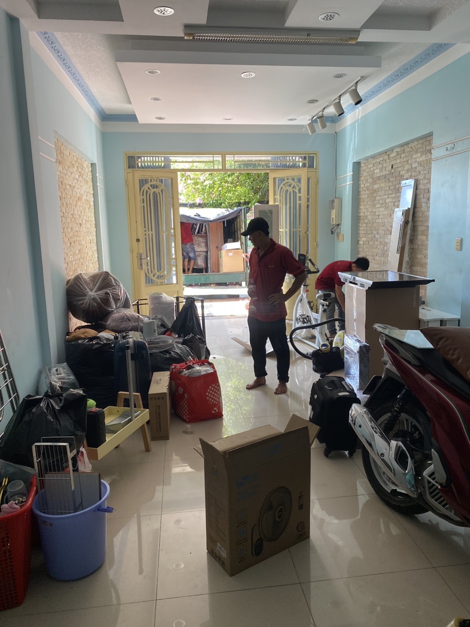 Dịch vụ chuyển nhà trọn gói chu đáo Moving House