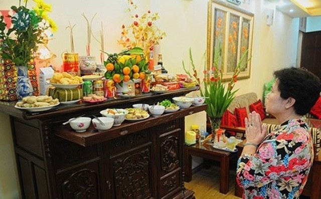 Sắp xếp mâm lễ cúng rằm tháng 7 tại nhà