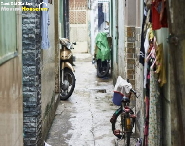 Hẻm nhỏ chuyển nhà rất khó khăn
