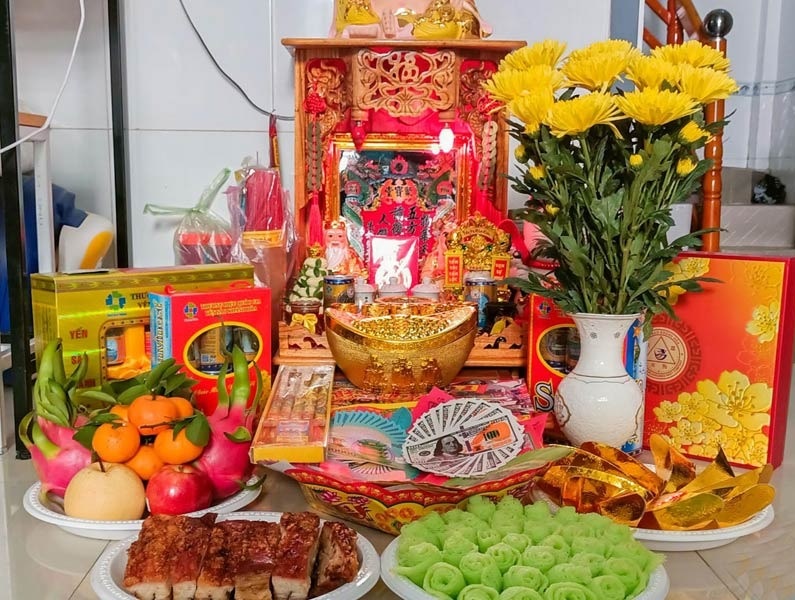 Lễ vật cúng thần tài thổ địa hằng ngày
