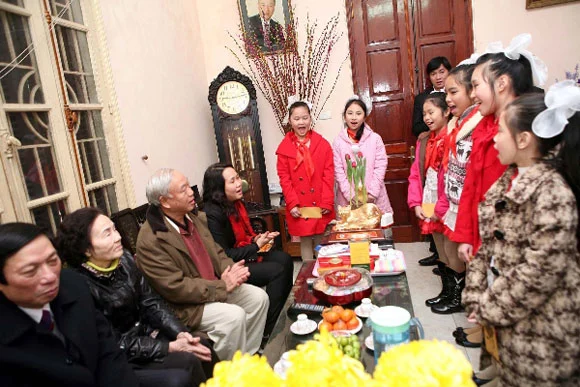 Cách chọn người xông đất nhà mới chuẩn xác