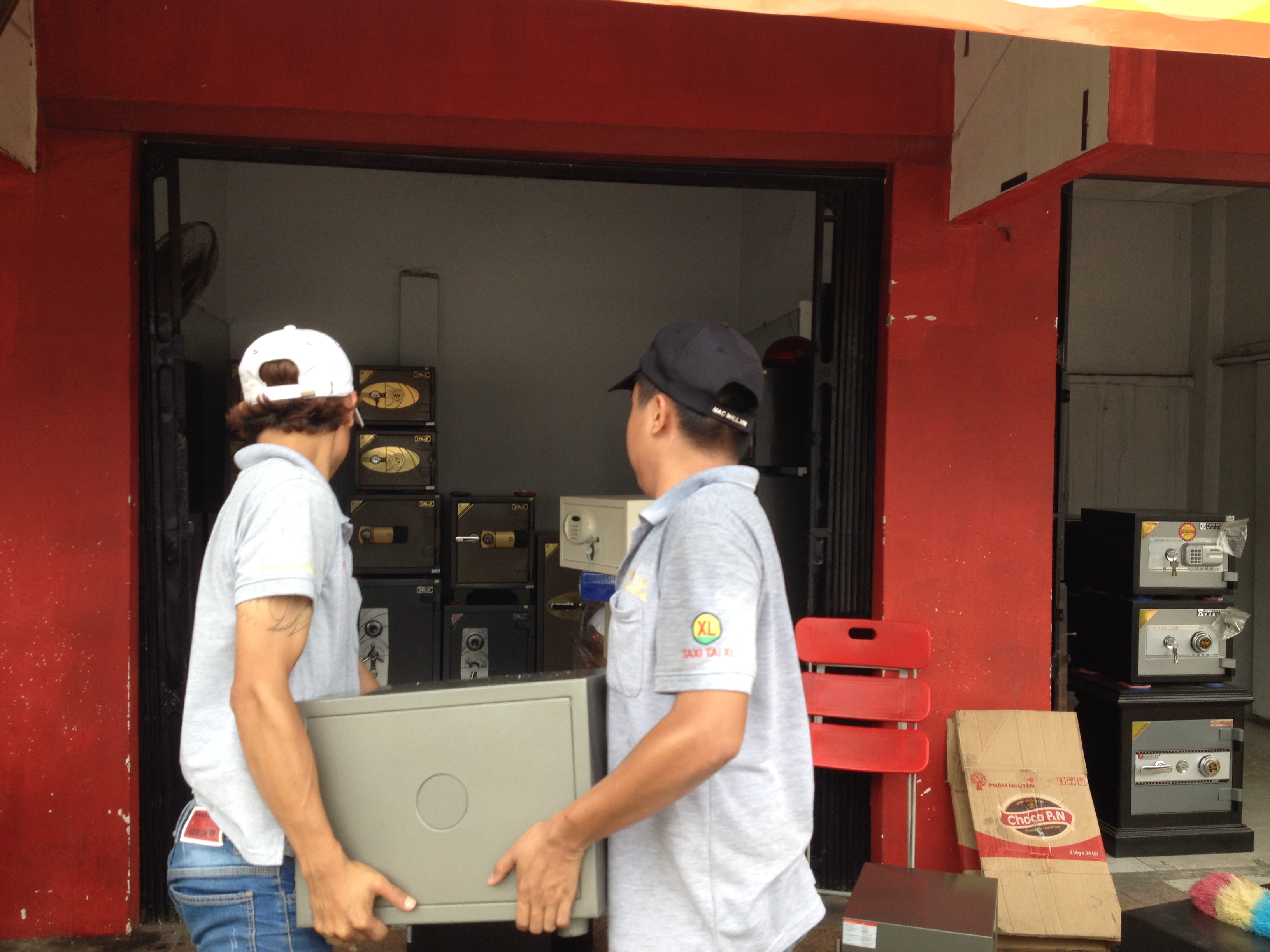 đội ngũ vận chuyển di dời két sắt Moving House