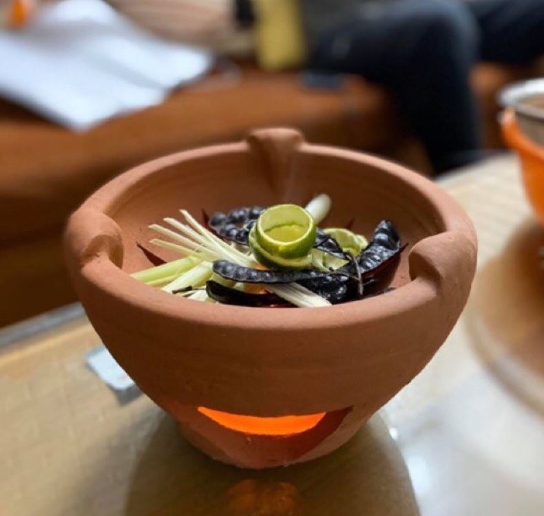 Cách xông nhà bằng bồ kết