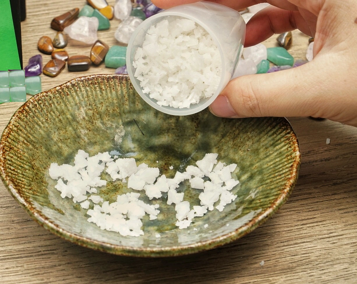 Xông nhà tẩy uế bằng muối